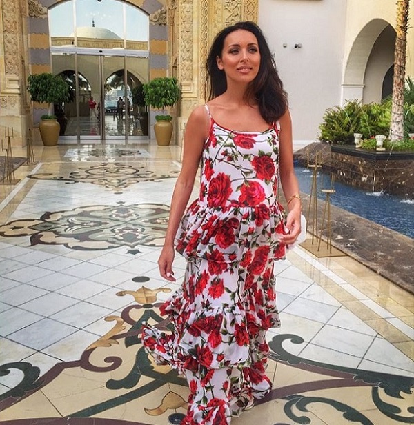 Stars enceintes du show business russe: la chanteuse enceinte Alsou