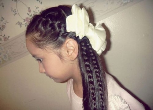 samyye modnyye pricheski i strizhki dlya devochek 2026 (29)