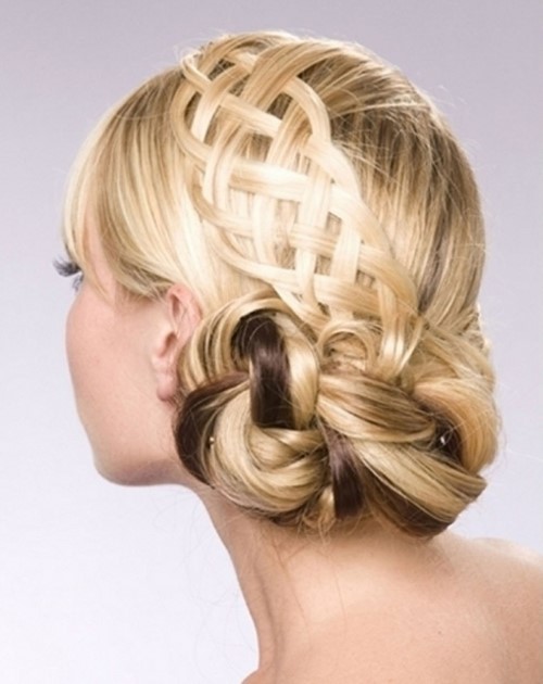 svadebnyye pricheski 2026 (20)