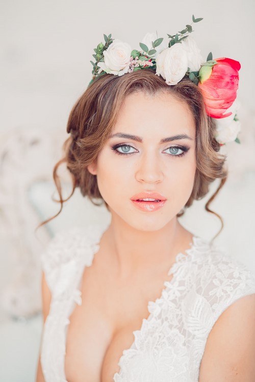 svadebnyye pricheski na dlinnyye volosy 2026 (10)