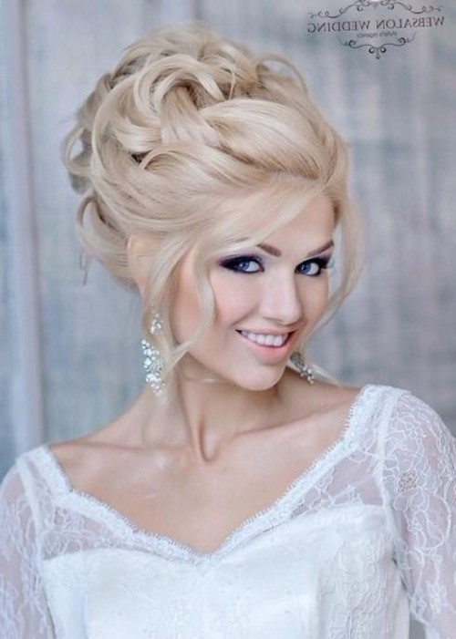 svadebnyye pricheski na dlinnyye volosy 2026 (31)