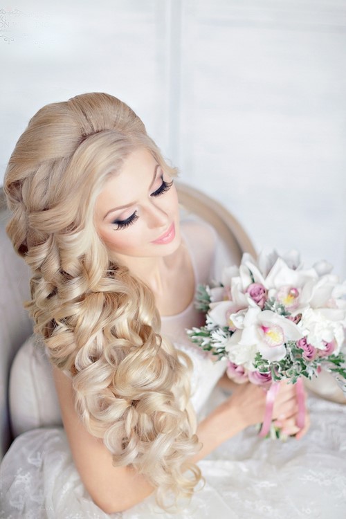 svadebnyye pricheski na dlinnyye volosy 2026 (40)