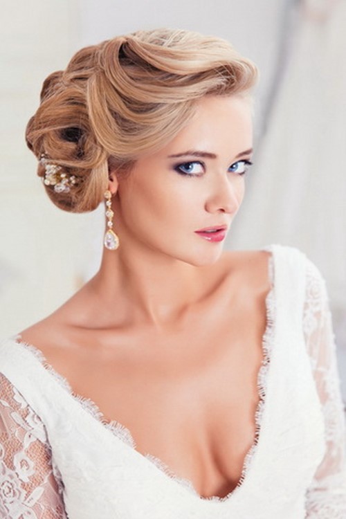 svadebnyye pricheski na dlinnyye volosy 2026 (46)