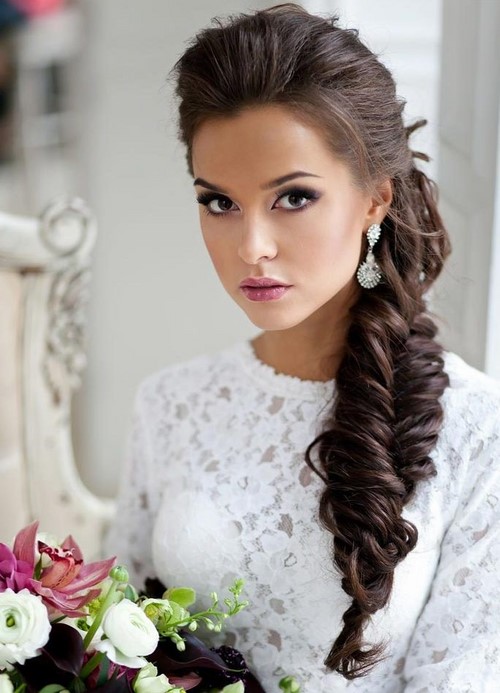 svadebnyye pricheski na dlinnyye volosy 2026 (8)