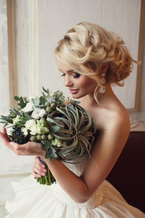 svadebnyye pricheski na sredniye volosy 2026 (17)