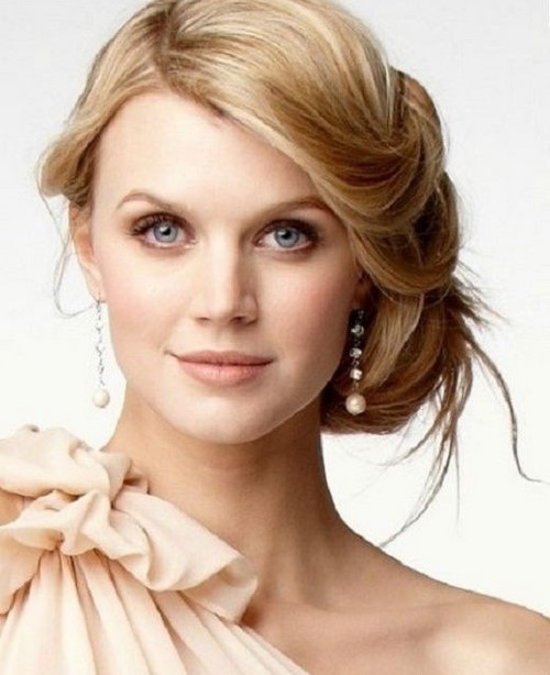 svadebnyye pricheski na sredniye volosy 2026 (24)