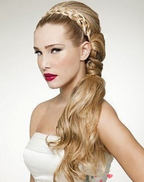 svadebnyye pricheski na sredniye volosy 2026 (27)