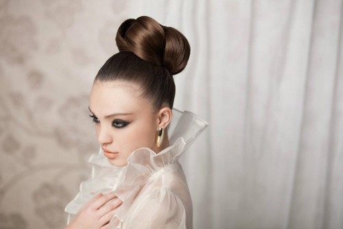 svadebnyye pricheski na sredniye volosy 2026 (8)