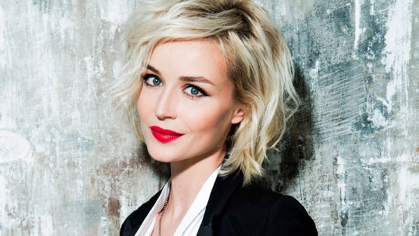La chanteuse Polina Gagarina, dont la popularité a augmenté après l'Eurovision 2026, figure également sur la liste des stars les plus riches de Russie en 2026 avec un revenu de 3 millions de dollars.