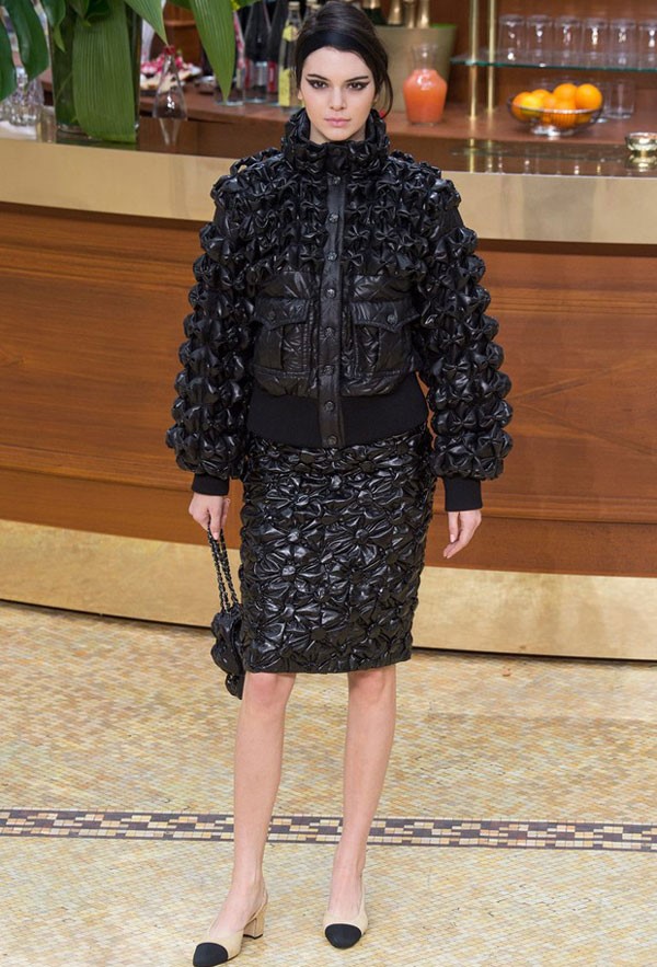 modnyye-pukhoviki-i-kurtki-2