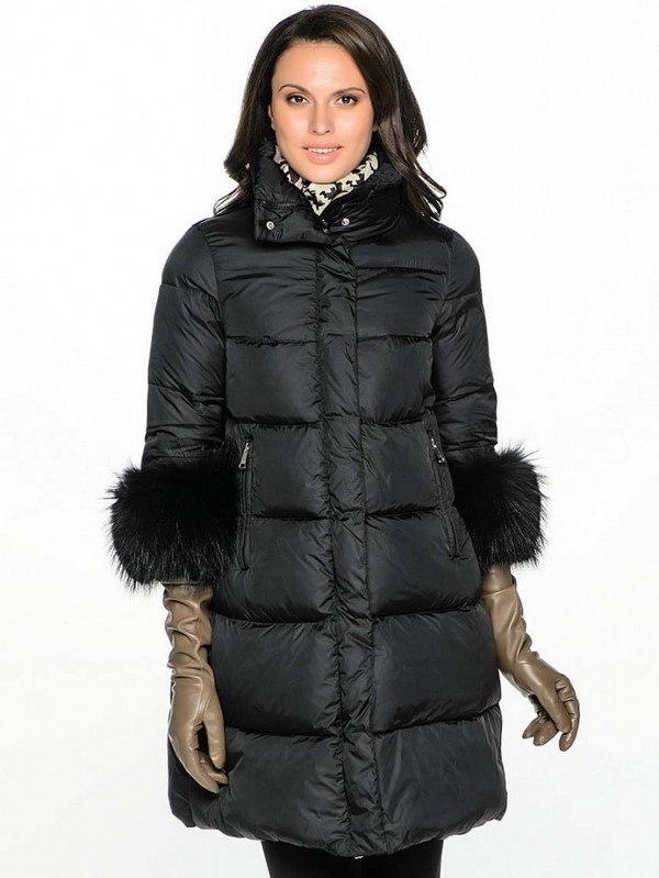 modnyye-pukhoviki-i-kurtki-zima-2017-2018-20