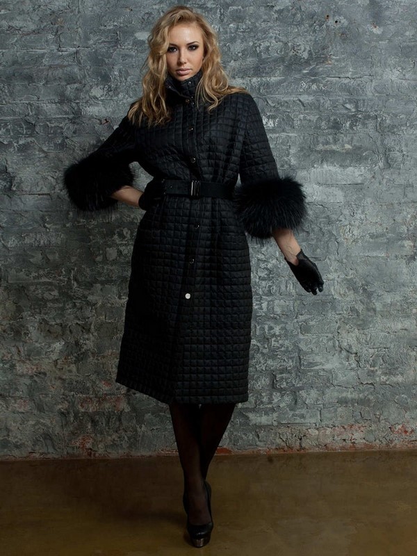 modnyye-pukhoviki-i-kurtki-zima-2017-2018-23