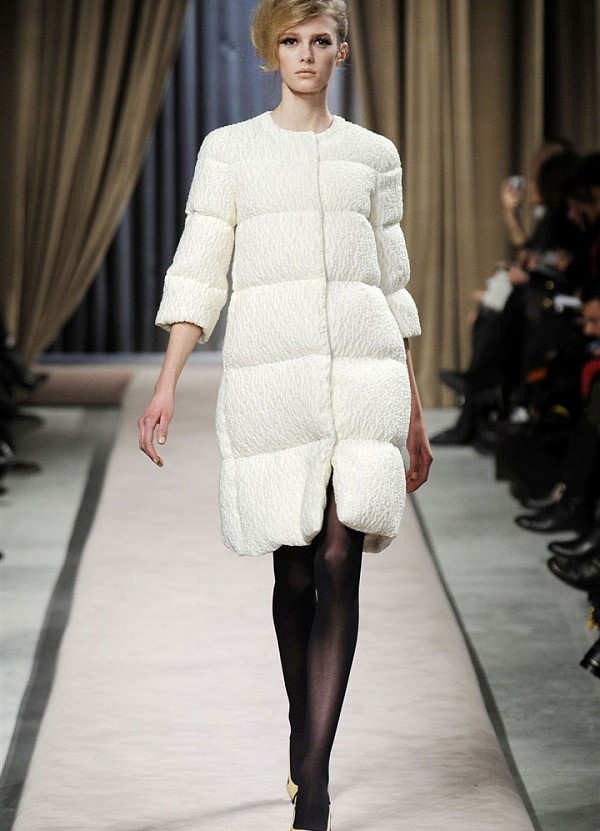 modnyye-pukhoviki-i-kurtki-zima-2017-2018-5