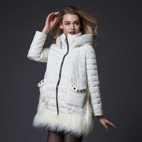 modnyye-pukhoviki-i-kurtki-zima-2017-2018-7