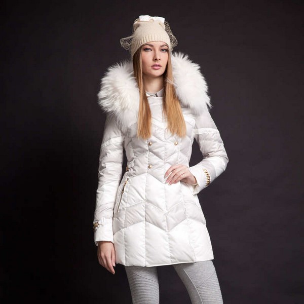 modnyye-pukhoviki-i-kurtki-zima-2017-2018-8