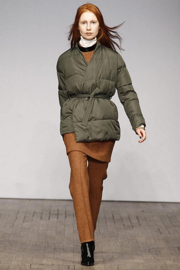 zimniye-pukhoviki-i-kurtki-30