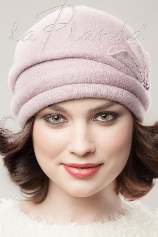 zimniye-zhenskiye-shapki-2017-2018-3