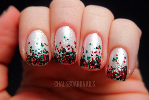 novogodniy-dizayn-nogtey-27