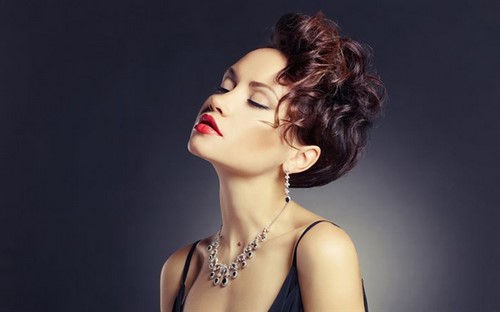 pricheski-na-novyy-god-26